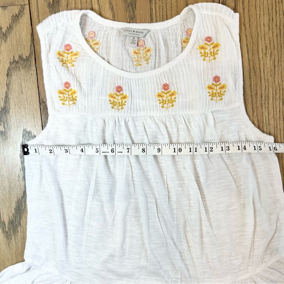 Lucky Brand Women’s White Embroidered Summer Floral Peplum Tank Top Size Medium - Picture 5 of 8